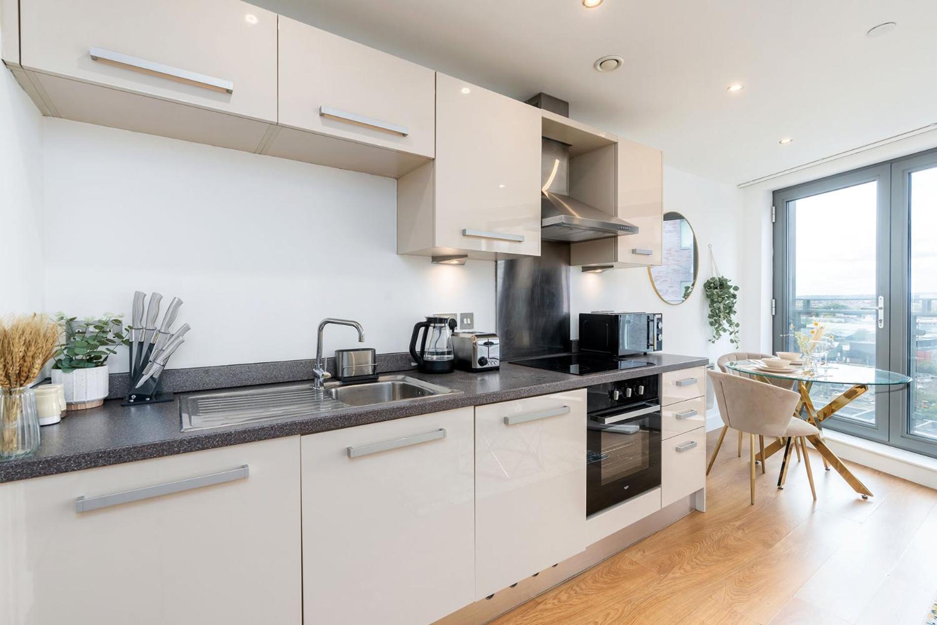Exclusive Apartment - City Centre - Free Parking -Wifi Netflix- Juliet Balcony Leeds  Exterior photo