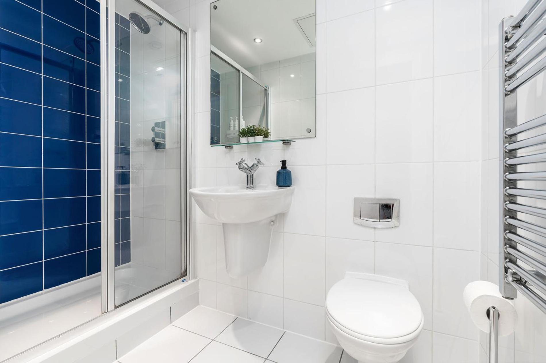 Exclusive Apartment - City Centre - Free Parking -Wifi Netflix- Juliet Balcony Leeds  Exterior photo